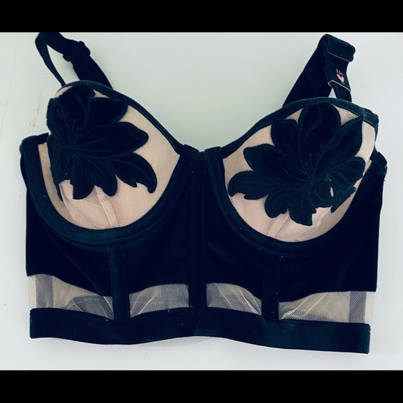 Victoria secret crop top or bra - Picture 1 of 6